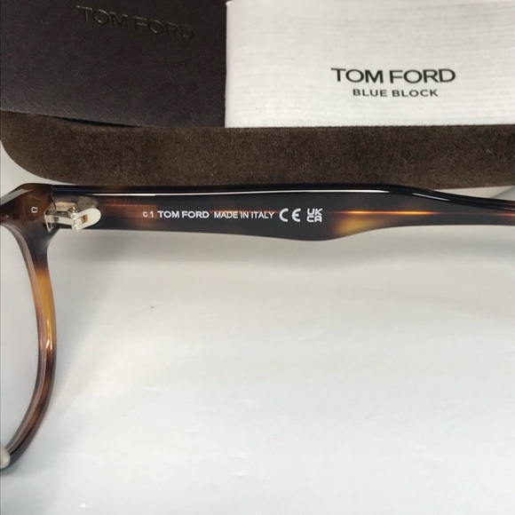 💯 - New Authentic Tom Ford FT5783-D-B 053 47 Shiny Classical Havana/T Logo E… - Picture 13 of 14